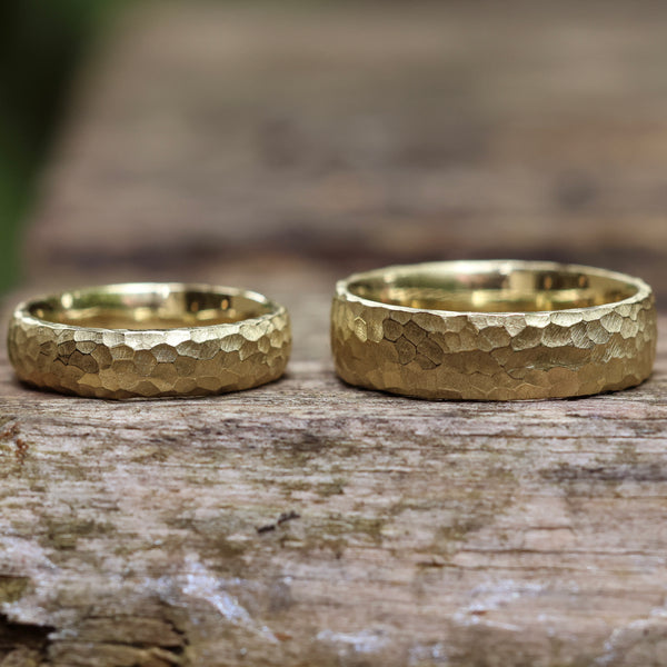 Matte Trauringe  mit Hammerschlag