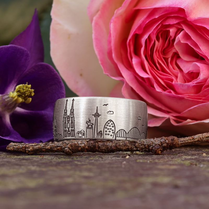 KÖLNER SKYLINE RING Strichmatt