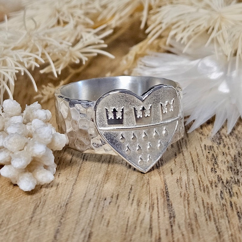 Herz Wappen-Deluxe Ring mit Hammerschlag EINZELSTÜCK