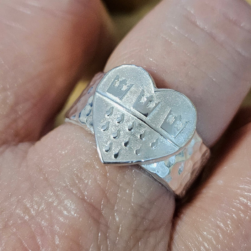 Herz Wappen-Deluxe Ring mit Hammerschlag EINZELSTÜCK