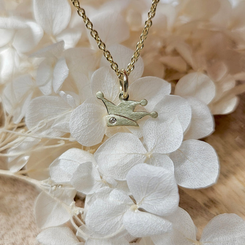 Narrenkappen Anhänger mit Diamant