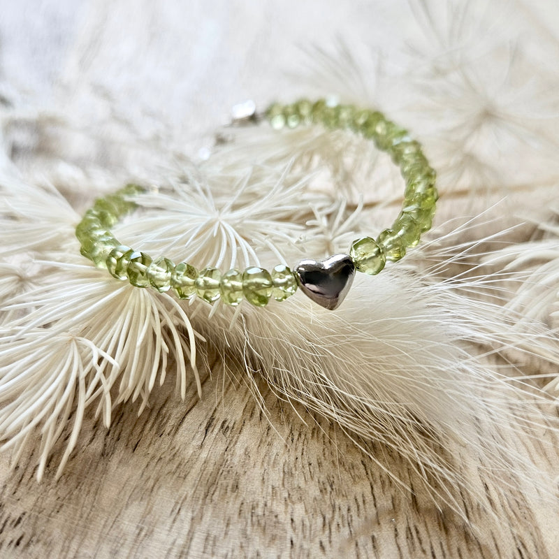 Kinderarmband mit Peridot ♡ EINZELSTÜCK