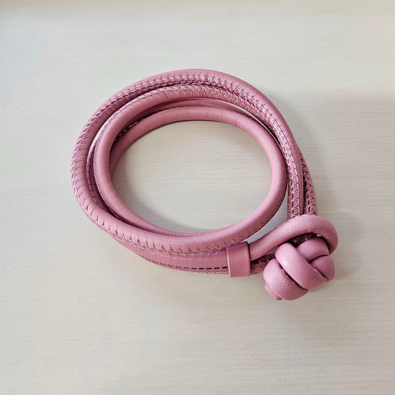 farbige Lederarmbänder