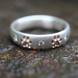5 mm breiter Ring mit Pfote, schwammmatt