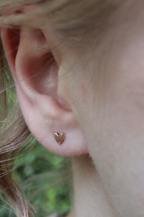 Mini Herz Ohrstecker aus Gold