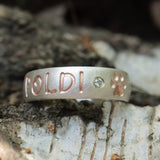 Katzenpfoten Ring mit Namen und zwei Diamanten