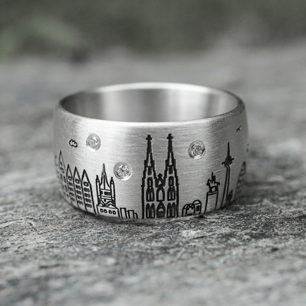 KÖLNER SKYLINE RING MIT DREI DIAMANTEN