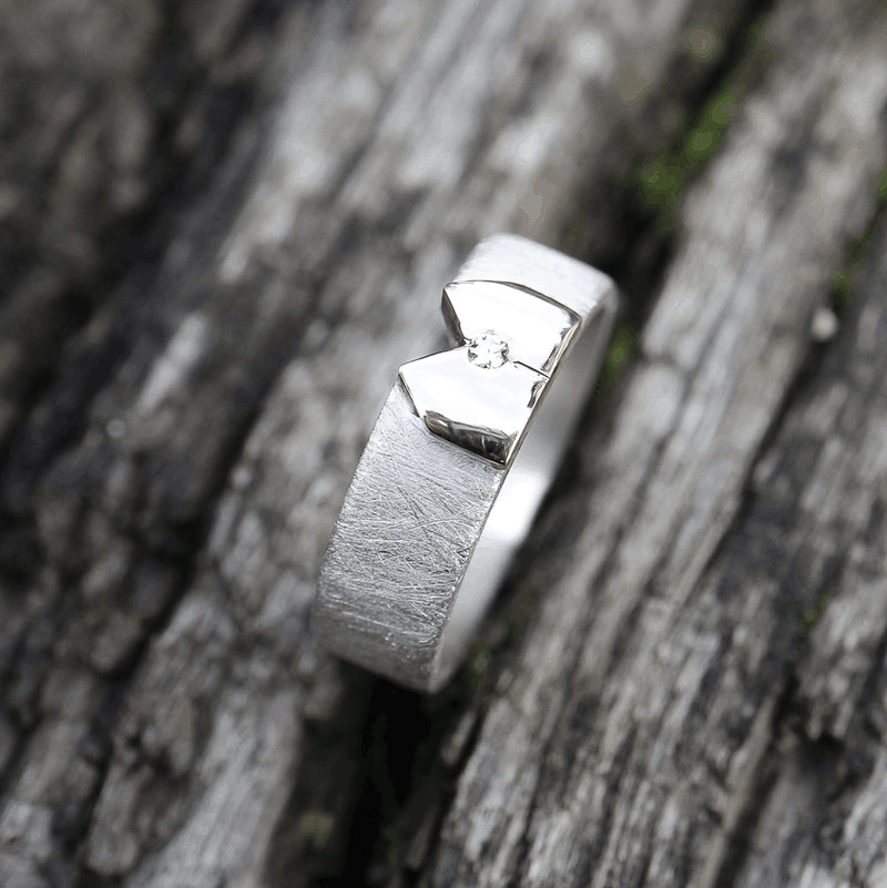 Kölner-Deluxe Ring mit Silbernen Dom und Diamant