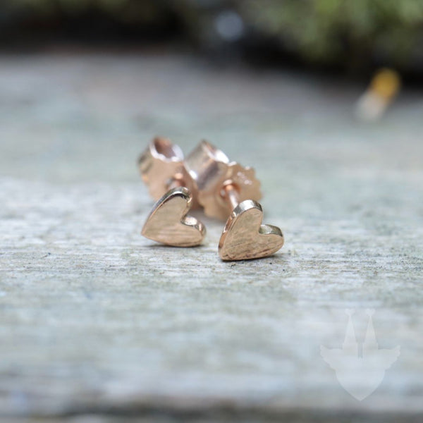 Mini Herz Ohrstecker aus Gold