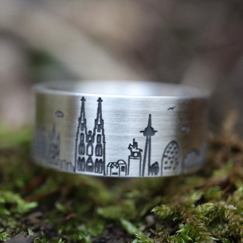 KÖLNER SKYLINE RING MIT GROßEM FISCH