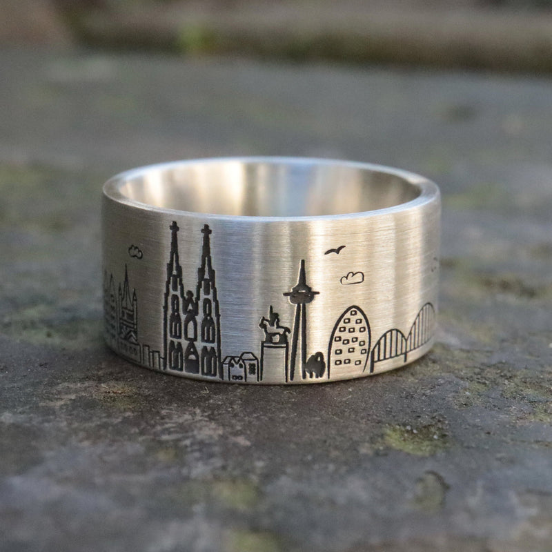 KÖLNER SKYLINE RING MIT GROßEM FISCH