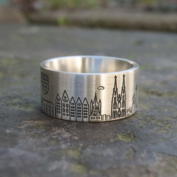 KÖLNER SKYLINE RING MIT GROßEM FISCH