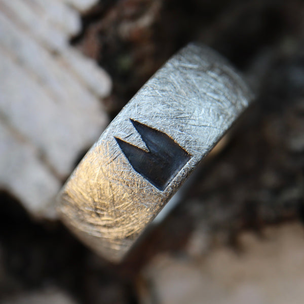 8 mm Premium Ring eismatt mit schwarzen Dom