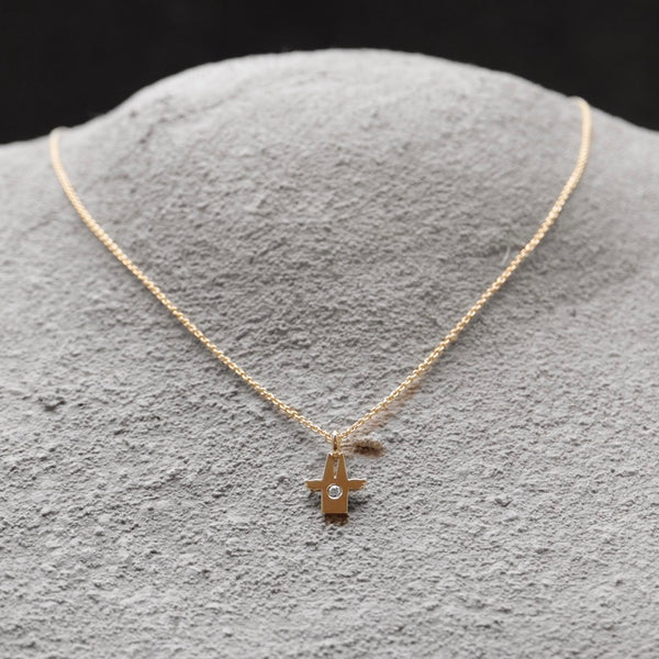 Anhänger aus Gelbgold mit Diamant