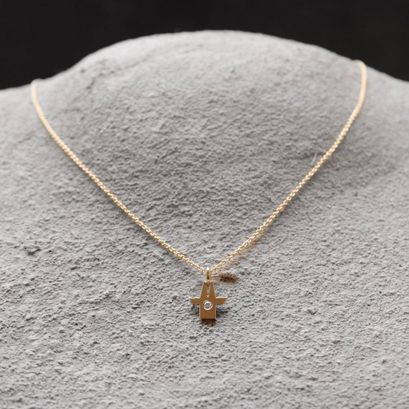Anhänger aus Gelbgold mit Diamant