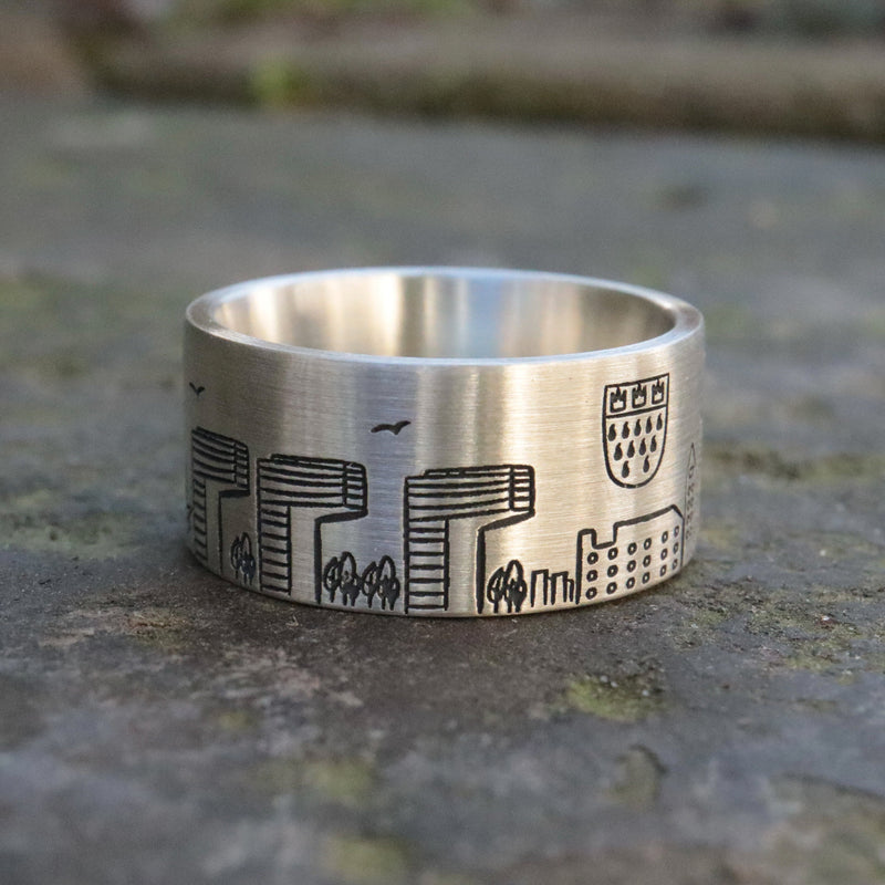 KÖLNER SKYLINE RING MIT ZIEGE