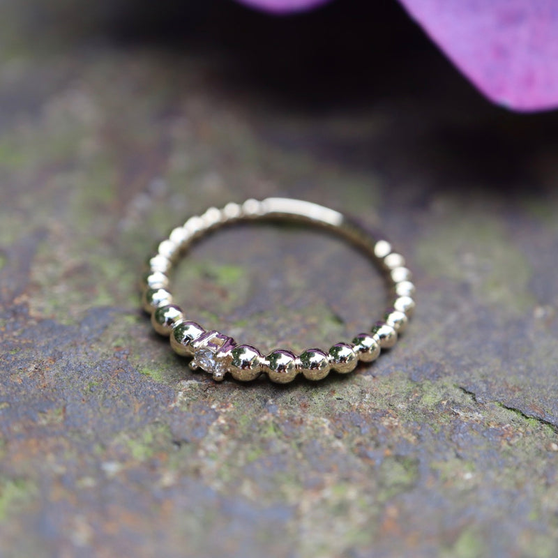 Beisteckring Kügelchen mit einem 0,05ct Diamant