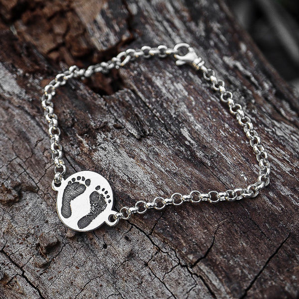 Armband mit Baby Geburtsdaten und eigenen Fußabdrücken