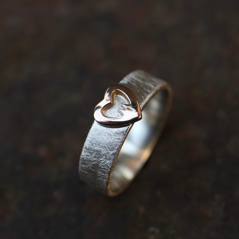 Ring 6mm breit mit Rotgold Hätz