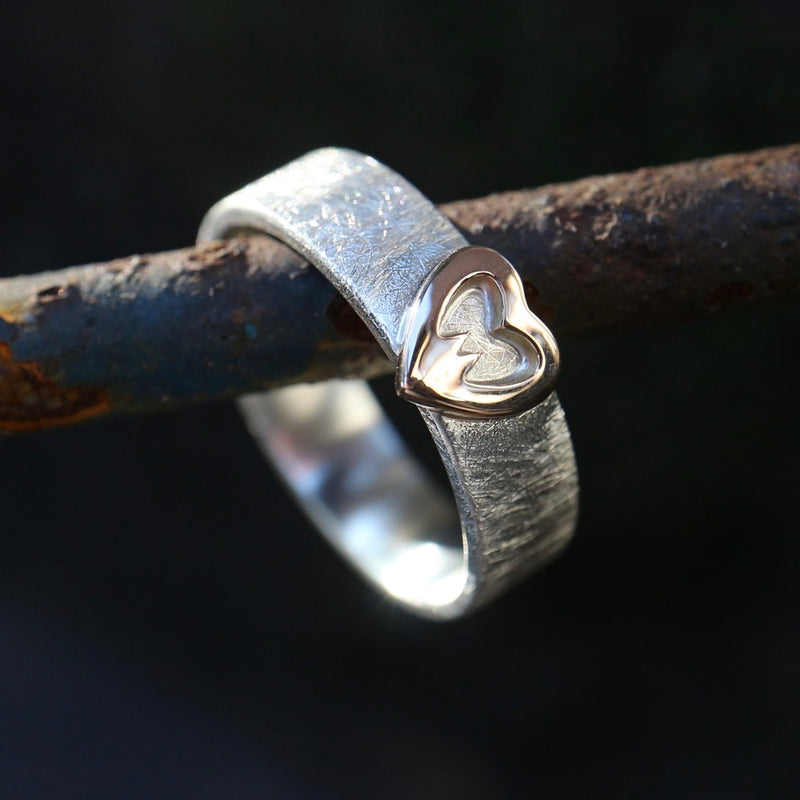 Ring 6mm breit mit Rotgold Hätz