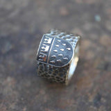 Wappen-Deluxe Ring mit Hammerschlag