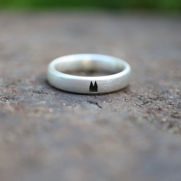 4 mm Premium Ring schwammmatt mit geschwärztem Dom