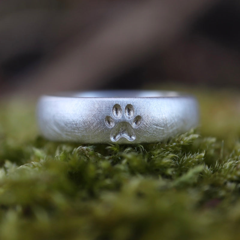 6 mm breit Ring mit Pfote, schwammmatt