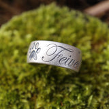 10mm breiter Ring mit Pfote & Gravur schwammmatt