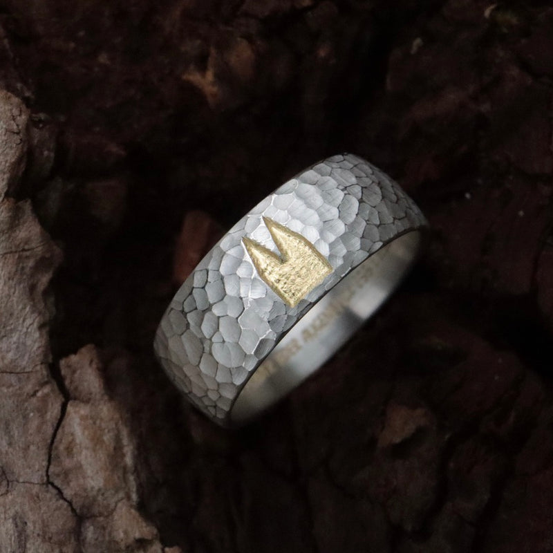 8 mm Premium Ring Hammerschlag mit vergoldeten Dom