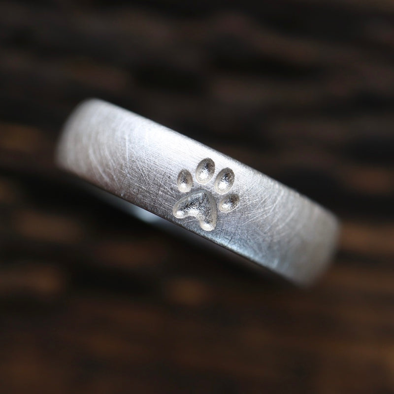 6 mm breit Ring mit Pfote, schwammmatt