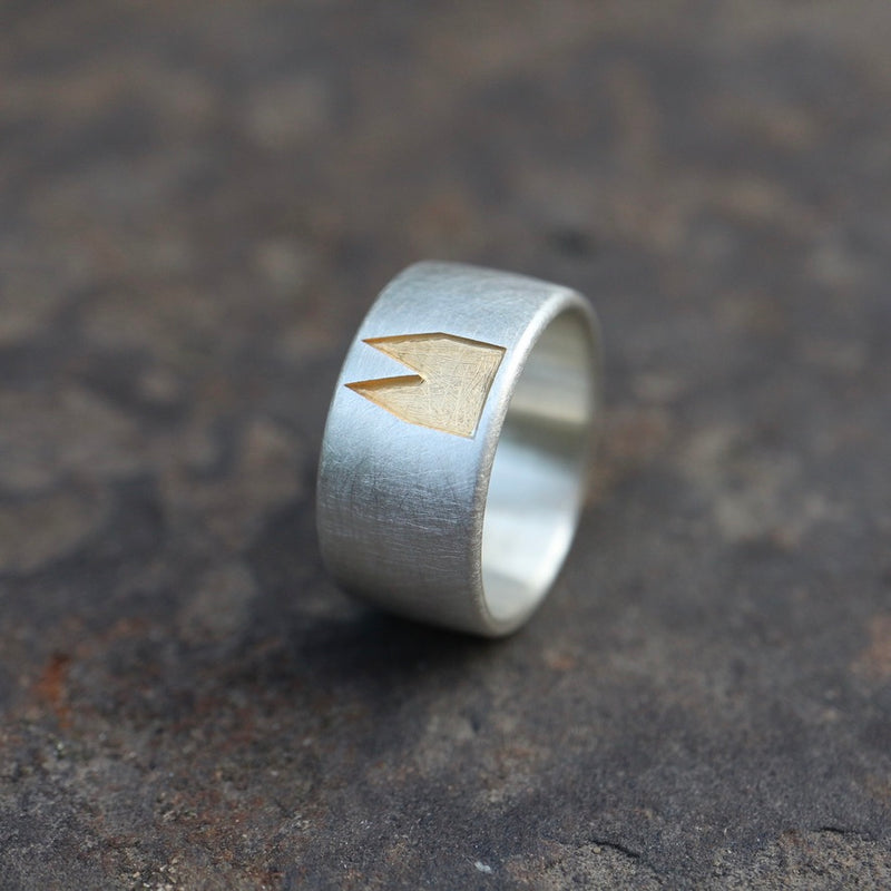 10 mm breit Premium Ring schwammmat mit vergoldeten Dom