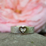 Ring 6 mm breit mit Gelbgold Herz und einen Diamanten