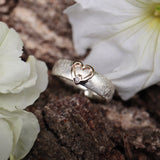 Ring 6 mm breit mit Rotgold Herz und einen Diamanten