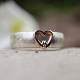 Ring 6 mm breit mit Rotgold Herz und einen Diamanten