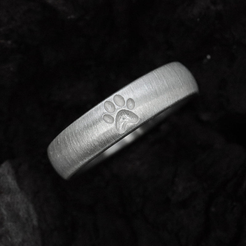 5 mm breit Ring mit Pfote, quermatt